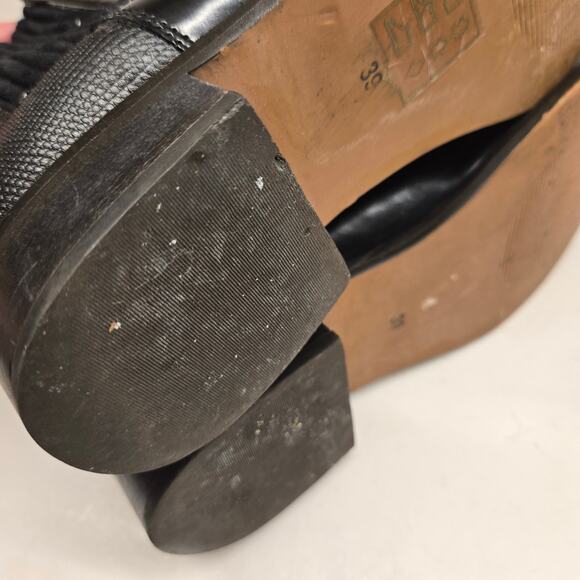 Kurt Geiger Sloane Chelsea Ankle Boot in Black Leather Mixed Textures, 39-US 8.5 - Picture 10 of 12